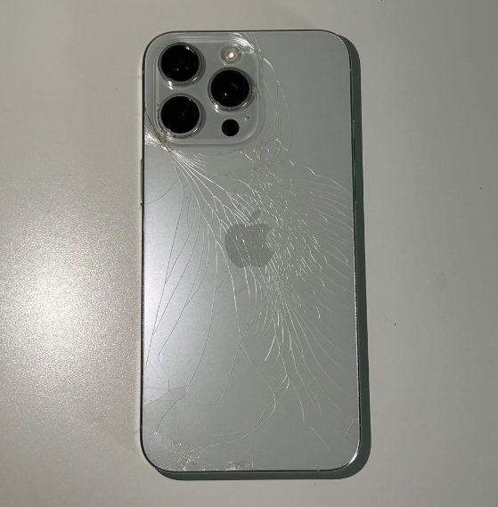 iPhone15 Pro Max（SIMフリー・海外版） 商品一覧｜ムスビー【中古