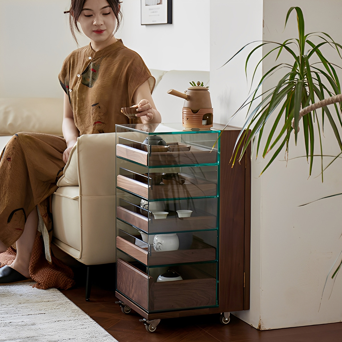 天然木ガラスキャビネット | コンパクトながら収納力も魅力の一台 – CAGUUU