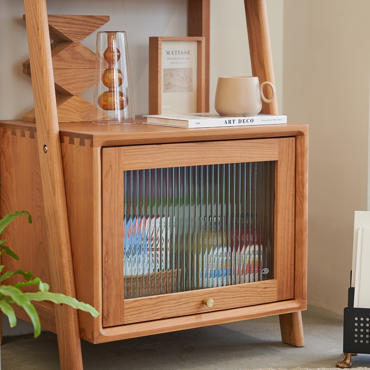 モールガラス扉付きオープンウッドラック | 自然素材が映える高耐久の