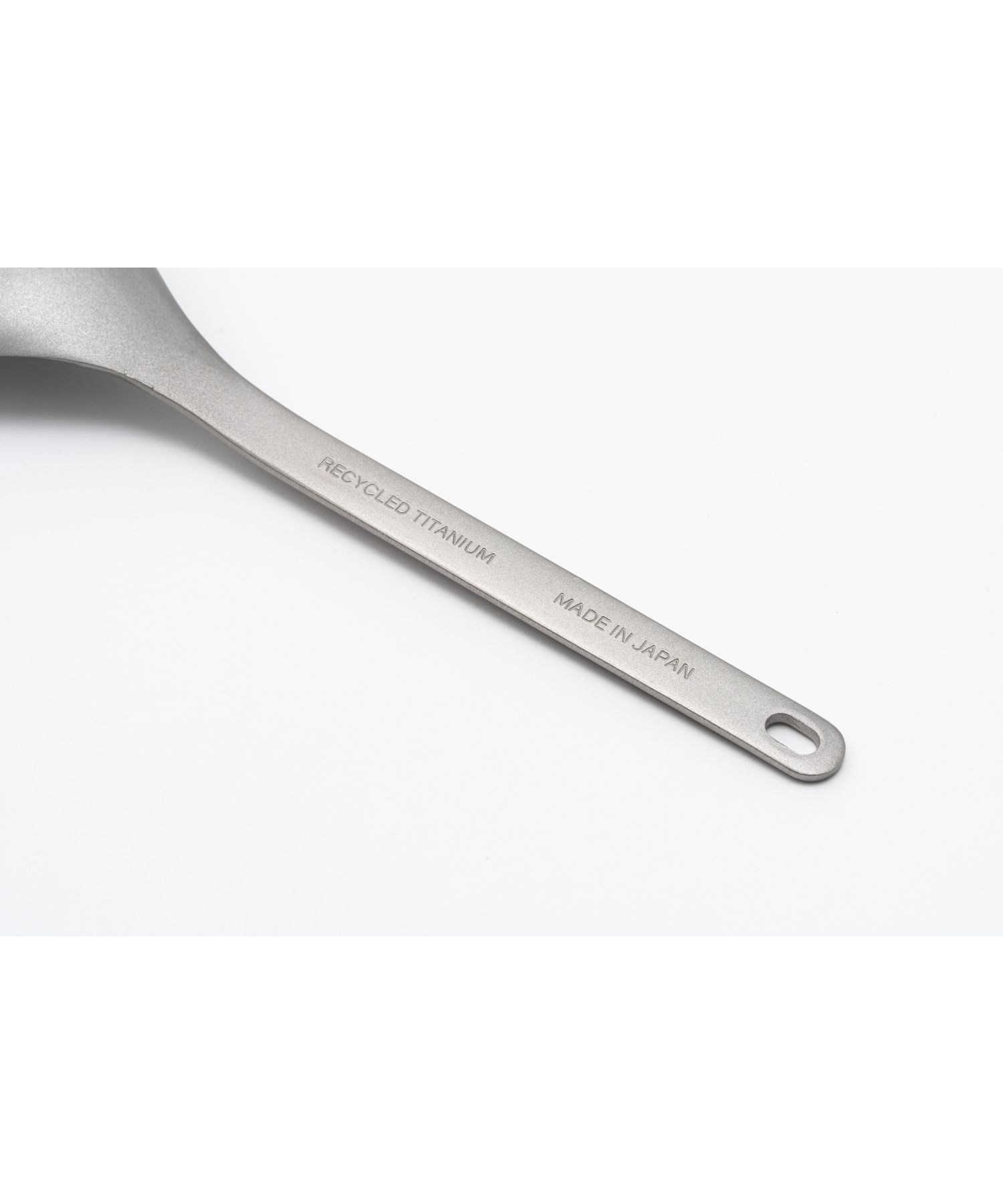 3月14日(土)10:00 発売開始】リサイクルチタン先割れスプーン
