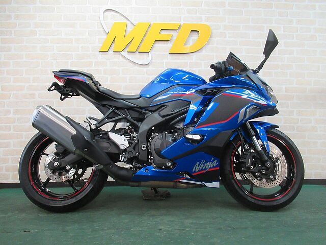 L_P18183_2508071949@