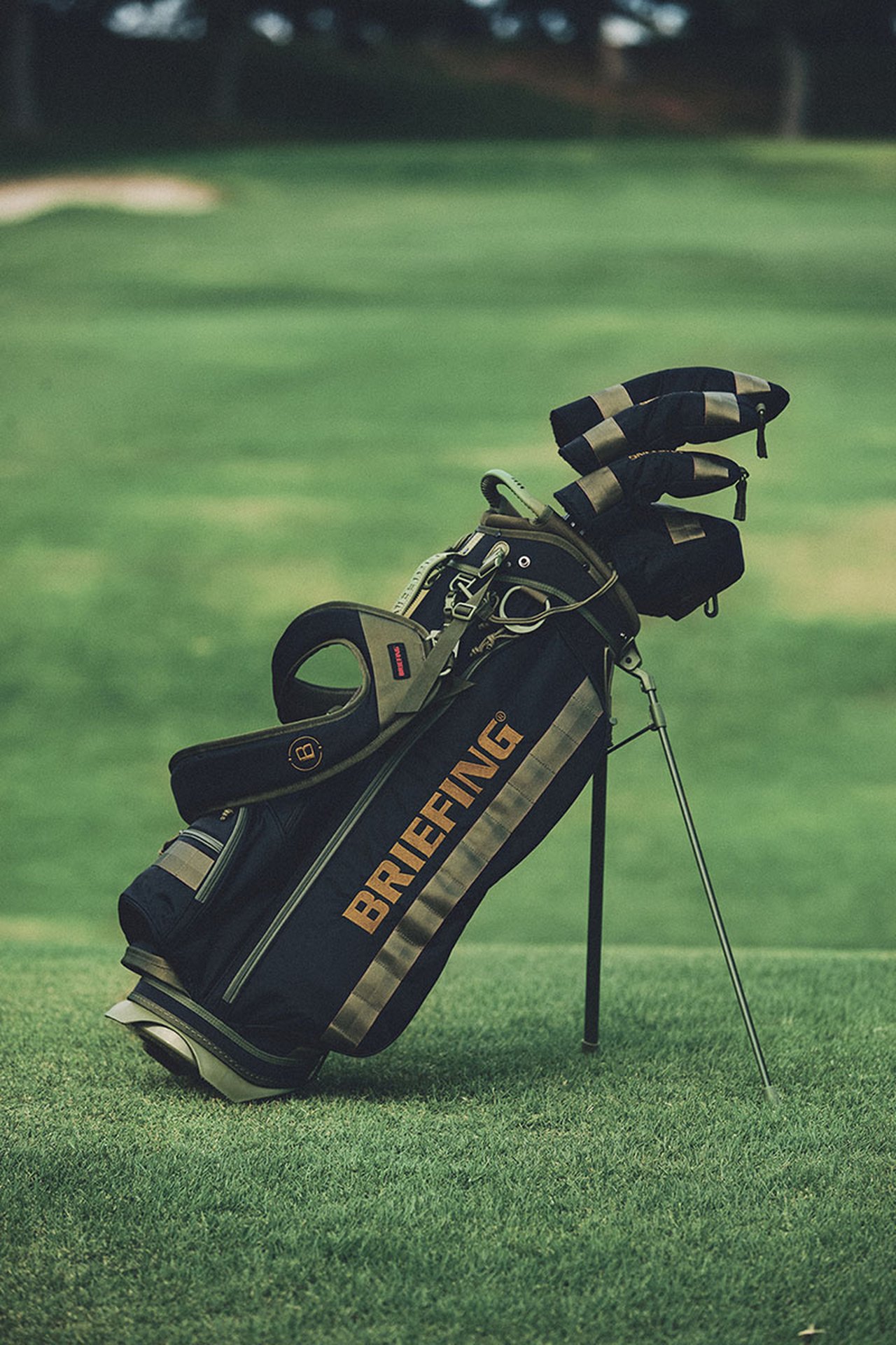 おしゃれな大人のゴルフバッグ】大人ミリタリーな「ブリーフィング