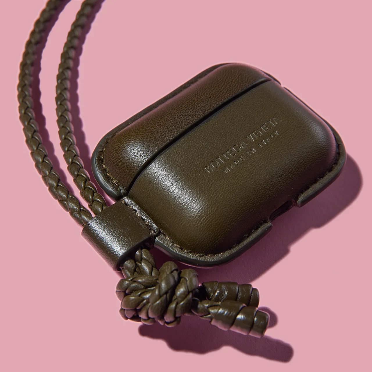 AirPods®」を格上げ】エルメス、ボッテガ・ヴェネタ。人気ハイブランド