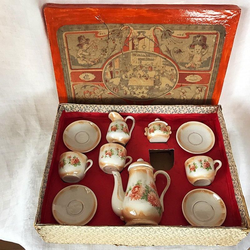 ドイツ製繊細花柄おままごとティーセット