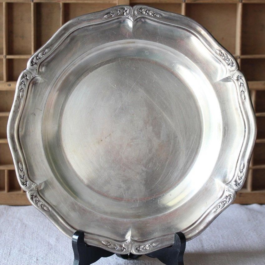 フランス製アンティーク花リムシルバープレートの優雅さ