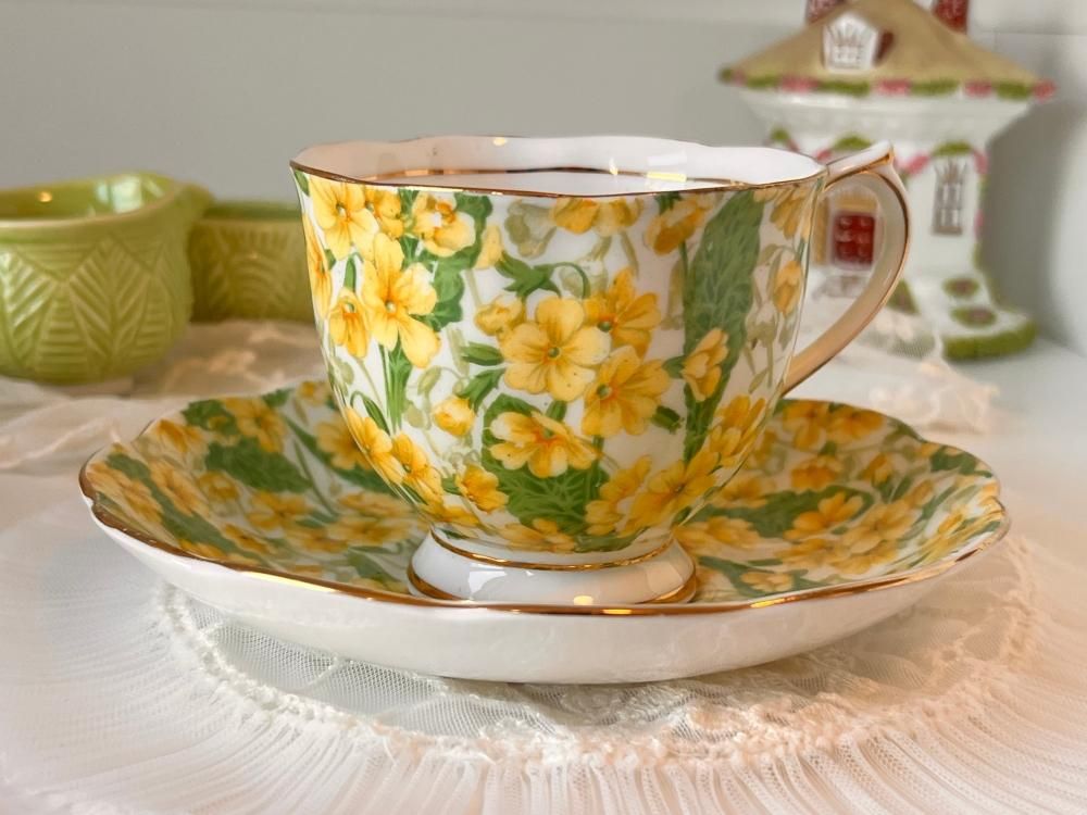 ロイヤルアルバートのアンティーク特集｜ティーカップ・ケーキスタンド