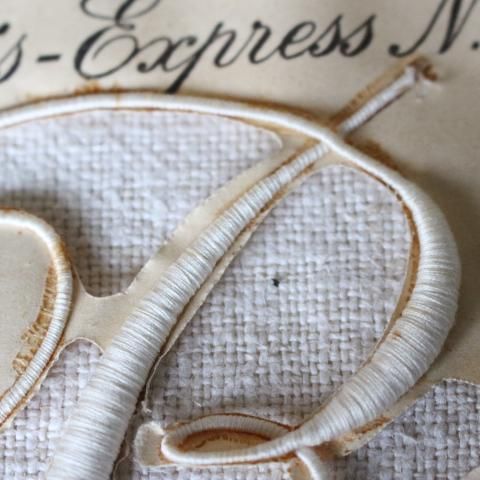 フランス製アンティーク、イニシャル刺繍の素朴な布製品