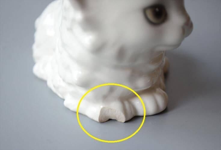 ドイツ製Goebel陶器の愛嬌ある白猫オブジェ