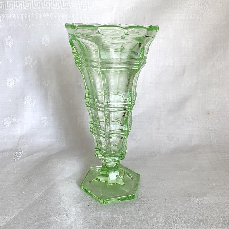 ウランガラス フラワーベース 緑の花瓶 オブジェ
