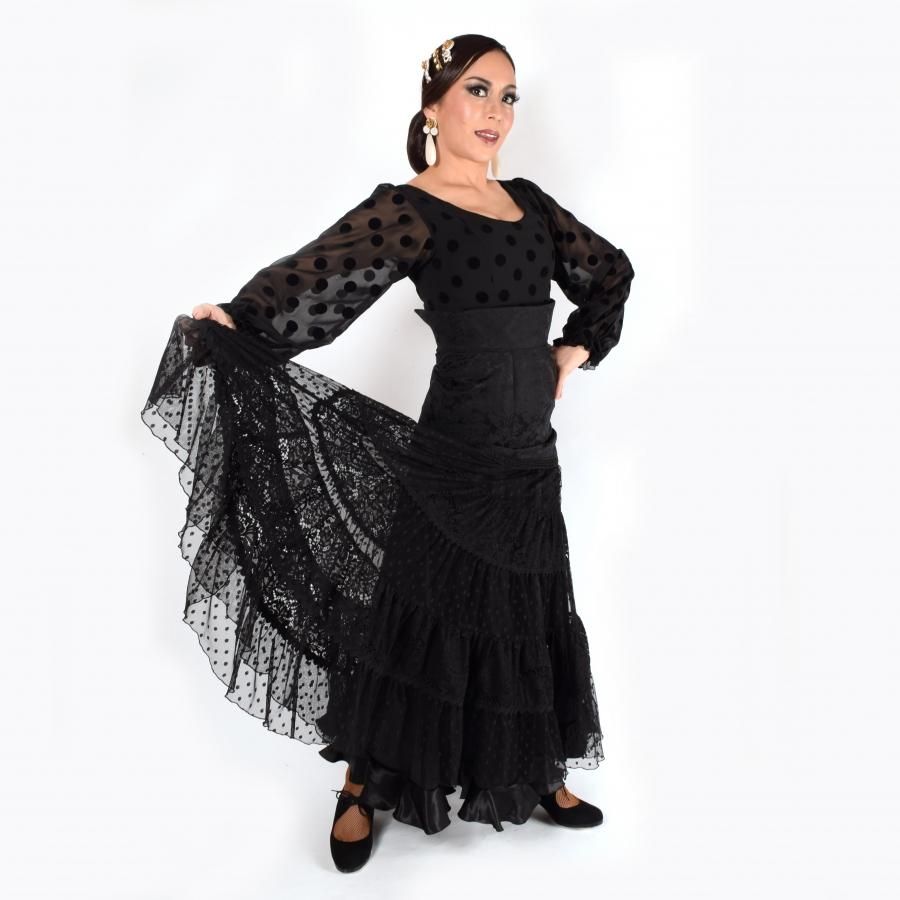 フラメンコのブラウスならMariQuitaで。