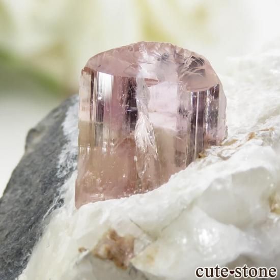 パキスタン カットラン産 ピンクトパーズ (インペリアルトパーズ)の母