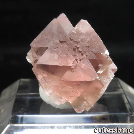 スイス アルプス山脈 Zinggenstocke産 ピンクフローライトの原石 No.1