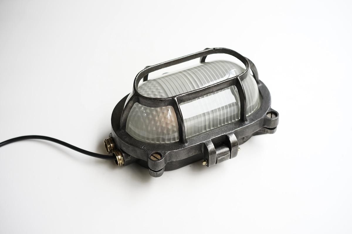 HOLOPHANE LAMP - atelier27