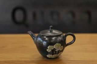 大谷 桃子 - queen and the chair