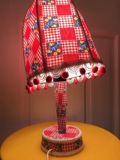 昭和レトロな布製シェードのスタンド照明/テーブルランプ