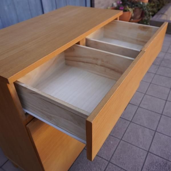 人気の無印良品(MUJI)の木製キャビネット・木製扉・タモ材です！明るい