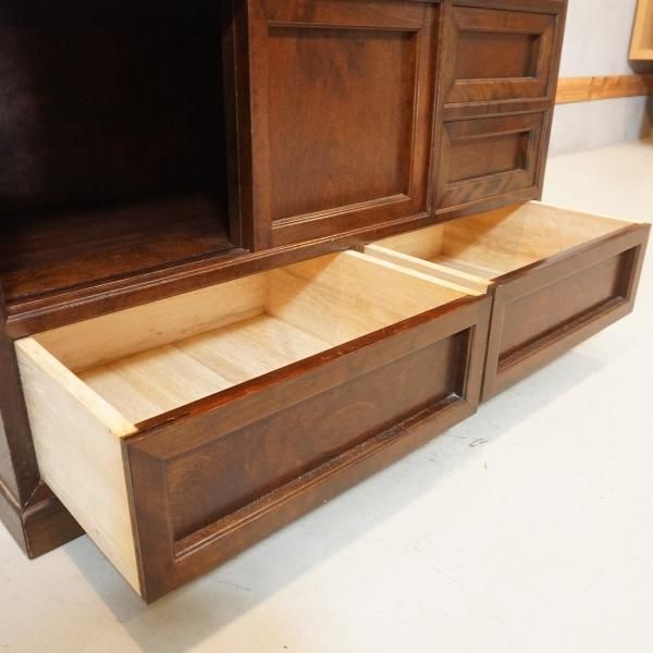 値下げ/松本民芸家具の廃番稀少な茶箪笥のご紹介です。クラシカルな