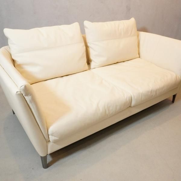 IDC大塚家具取扱い、イタリアの高級家具メーカー Poltrona Frau