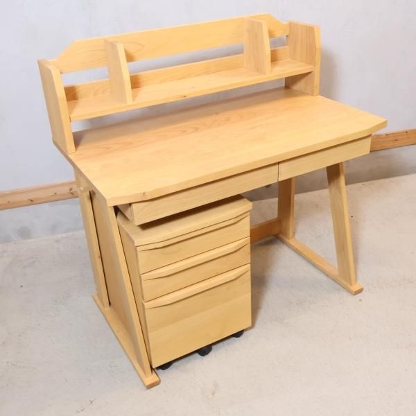 ACTUS(アクタス)で取り扱われていたREVE(リーヴェ)デスク＆ワゴンです