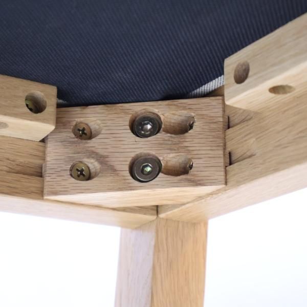 人気の無印良品(MUJI)のオーク無垢材を使用したダイニングチェアー2脚