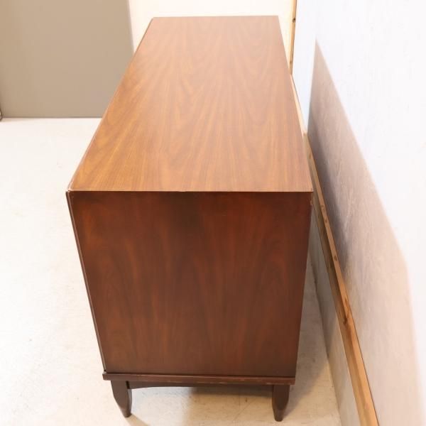 アメリカDREXEL HERITAGE(ドレクセルヘリテイジ)社のウォールナット材