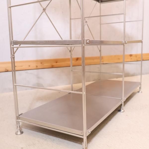 無印良品(MUJI)の人気のステンレスユニットシェルフです。ちょっとした