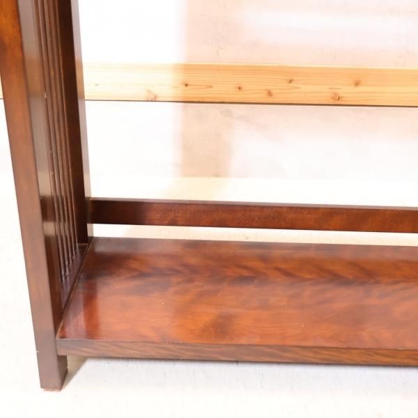 松本民芸家具のミズメザクラ材を使用した本棚/書棚です。クラシカルな