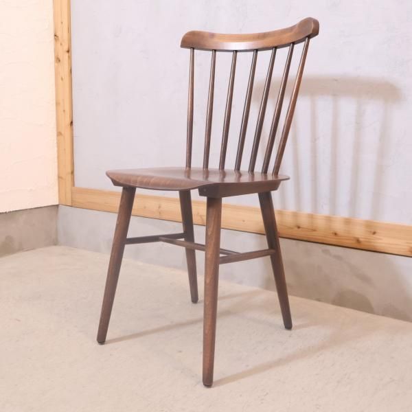 TON(トン)のIronica(アイロニカ)ダイニングチェアです。レストランや