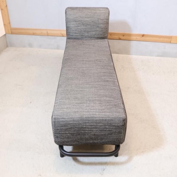 ACTUS(アクタス) OWN-F(オウン エフ) カウチソファー 。シンプルな