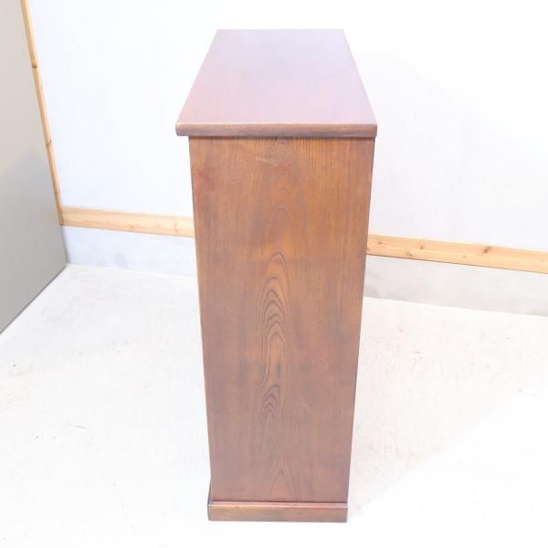 高級ブランドMORISHIGE(モリシゲ)の茶箪笥です。クラシカルなフォルム