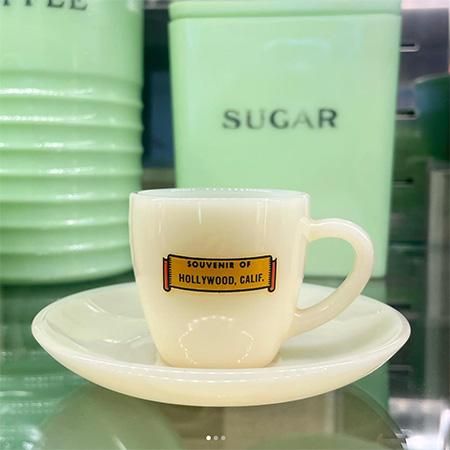 ファイヤーキング アイボリー デミタスカップ＆ソーサーです。