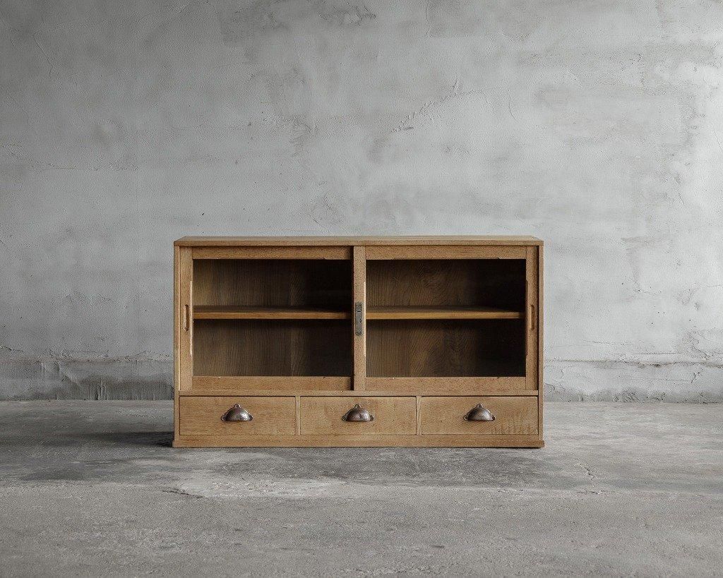 低いガラス戸棚 アンティークFUNNEL