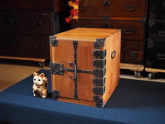 江戸時代の船金庫をリメイクした総欅製重量あり船箪笥 古録展 送料別 E