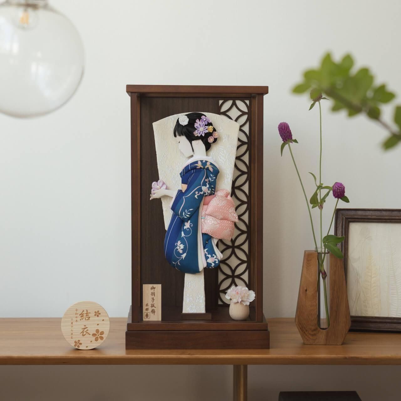 コンパクトでかわいい「ことの羽子板」