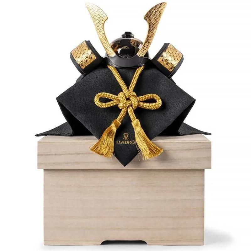 五月人形 | リヤドロ 兜（龍） - 福田屋人形店のネットストア