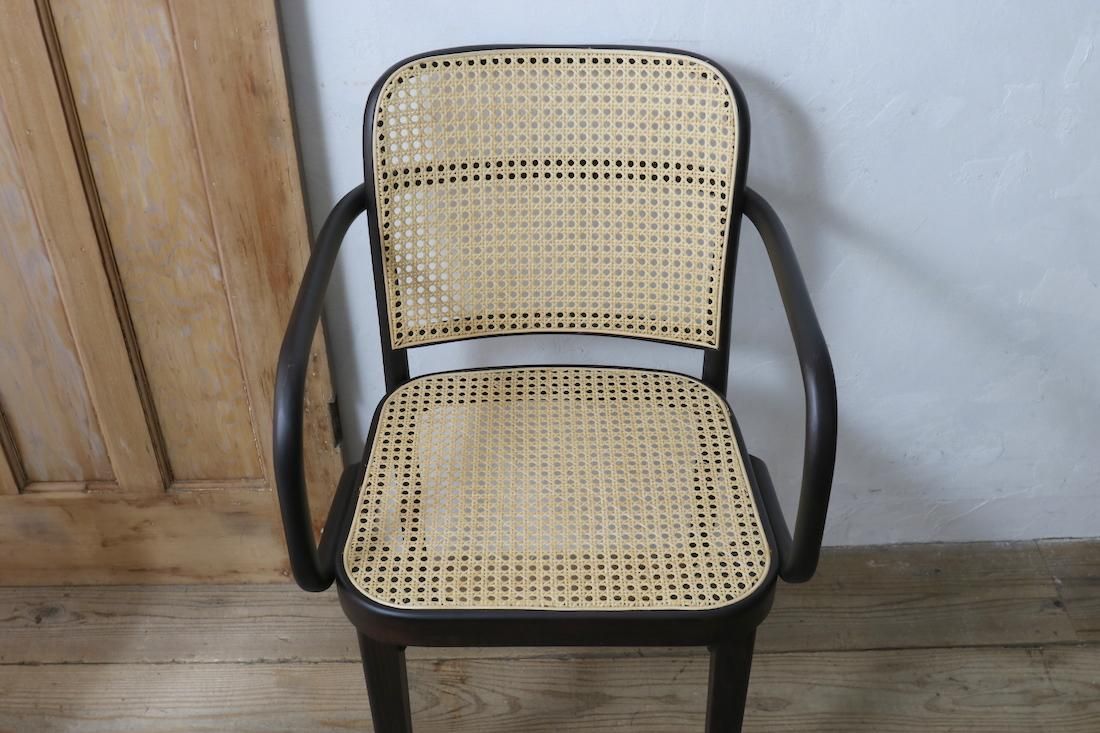 曲げ木アームチェア811/ラタン(籐)編み/FAMEG社- カフェスタイルの