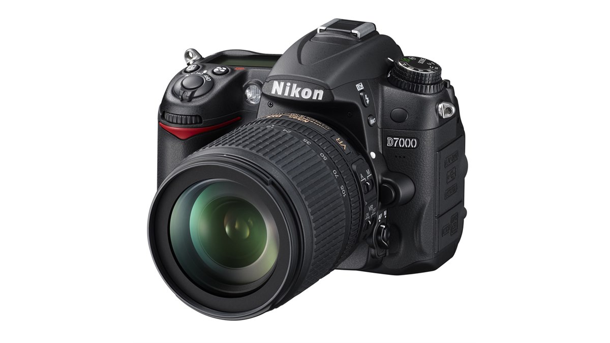 ニコン、ハイアマ向けデジタル一眼レフ「D7000」 - 価格.com