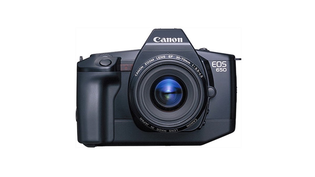 キヤノン、レンズ交換式カメラEOSシリーズが累計生産台数1億台を達成