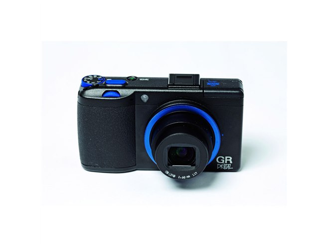 リコー、STUSSYとコラボした「GR DIGITAL III」 - 価格.com