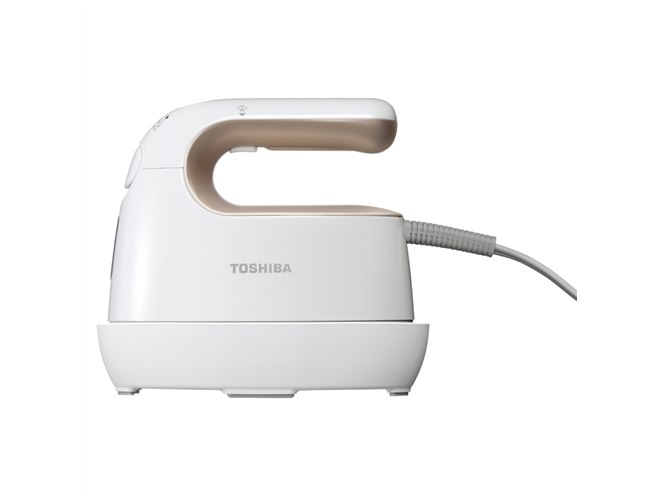 東芝、かけやすいアイロン機能を備えた1台2役の衣類スチーマー - 価格.com