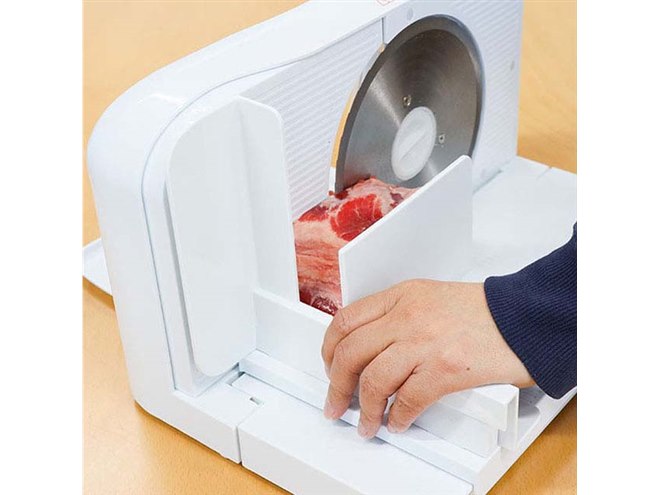 自宅でお肉を薄切りにできる、家庭用の電動タイプ「コンパクトミート