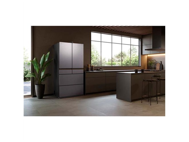 日立、奥行スリムで冷蔵庫カメラ搭載の「まんなか冷凍 GXCCタイプ R