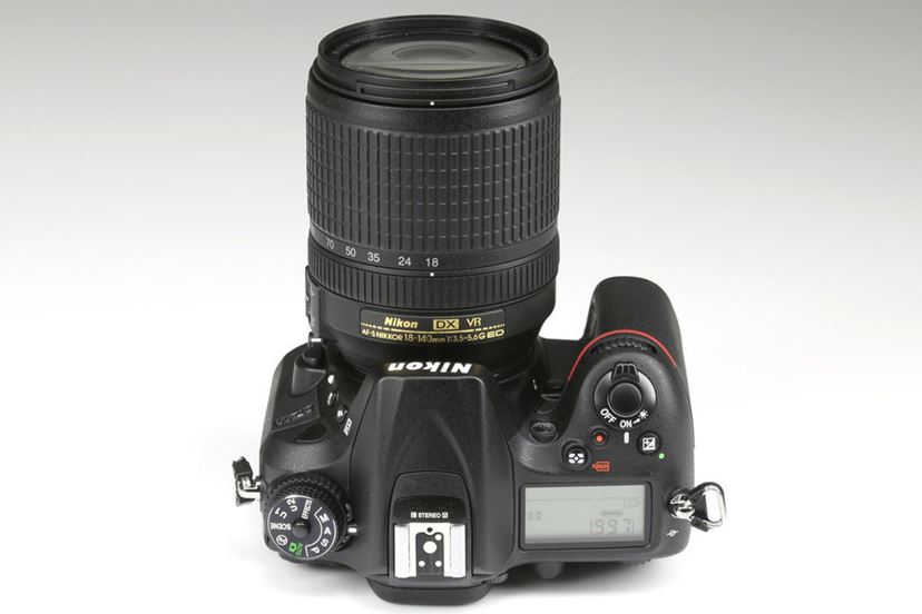 ニコン「D7200」の進化点をレビュー！6コマ/秒で100コマまで連写できる