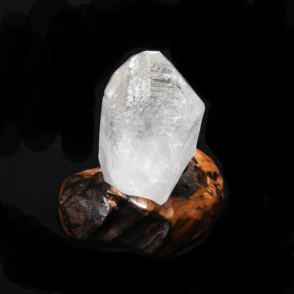 パールヴァティ渓谷産ヒマラヤ水晶 ポイント 1.2kg 屋久杉台座付