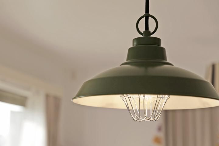 ペンダントライト グリーン ガード付き Varnon｜デザイン照明のCROIX