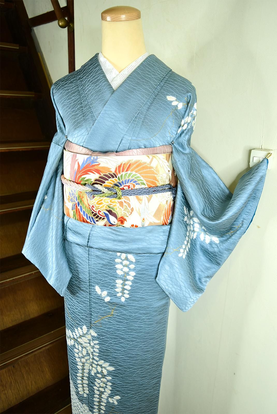 水縹色に藤のような本絞りの花房美しい付下げ訪問着 - アンティーク