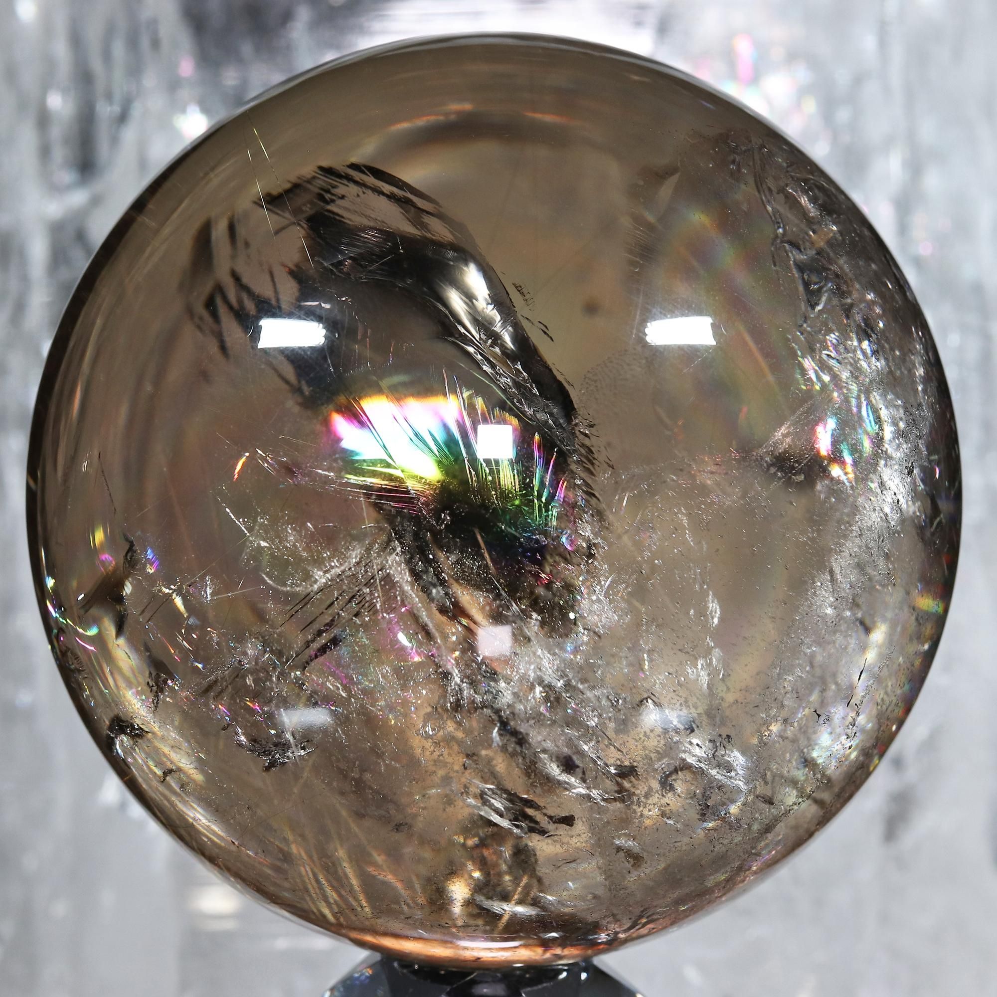 値段の高騰が止まらないルチル入りの大玉スフィア】ルチルスモーキー