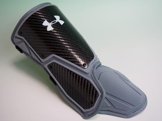 ○Under Armour アンダーアーマー黒灰○レッグガード 右打者用 フット