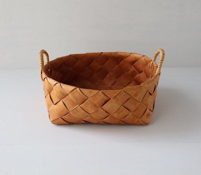 北欧 白樺のカゴ（ハンドル付き・浅型）ヴィンテージ-北欧雑貨、北欧
