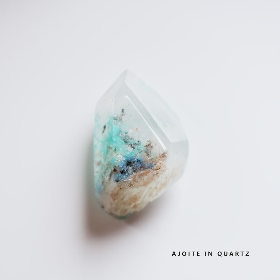 アホイトインクォーツ ポリッシュ Ajoite in Quartz／南アフリカ